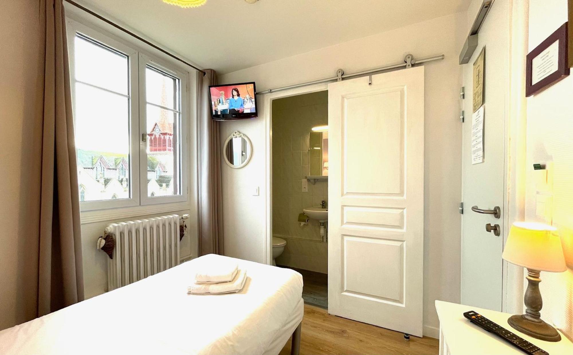 La Villa Les Mots Passants Cabourg Extérieur photo